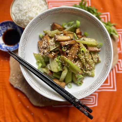 Check out the tempting outcome of Asian Celery Beijing Style (vegan) – a colorful, flavorful blend of crispy smoked tofu, vibrant celery, and aromatic seasonings. Ready to serve in minutes, this plant-powered dish promises a delightful dining experience with every bite.